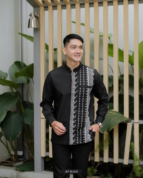 Kemeja Kayla Jet Black