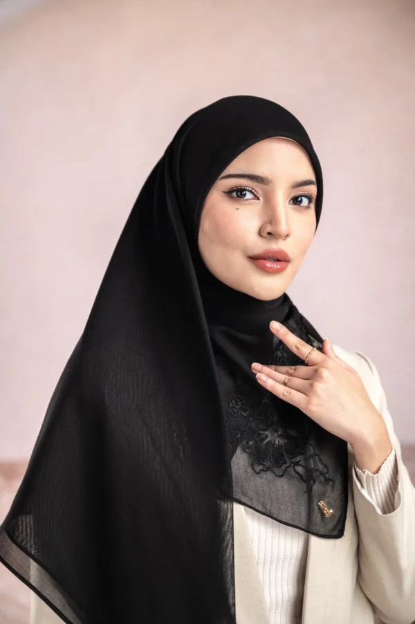 TIAMA SCARF BLACK - Gambar 4