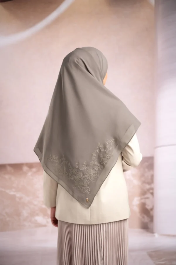 TIAMA SCARF SESAME - Gambar 2