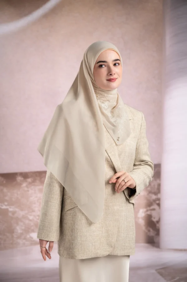 TIAMA SCARF PEARL